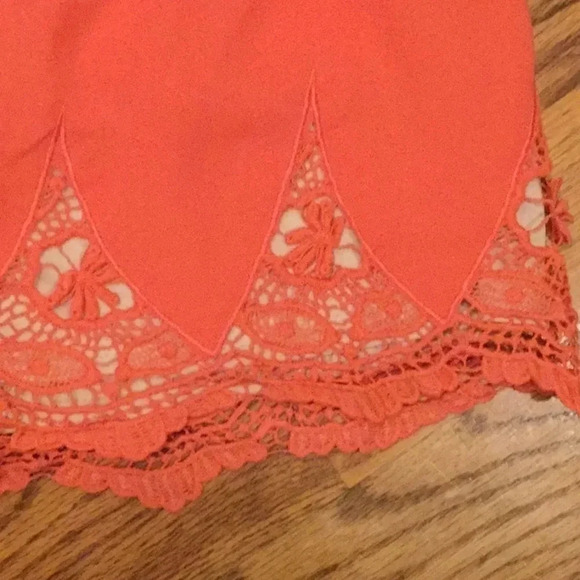 Alt. B Coral Flowy Lace Shorts - Picture 2 of 4